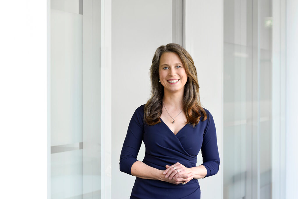 Portrait von Nicole Schlautmann, neue Country Managerin der Pfizer Corporation Austria